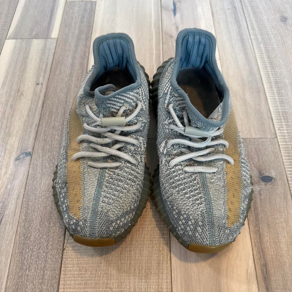 Adidas Yeezy Boost 350 V2 grey trainers. Size US 5